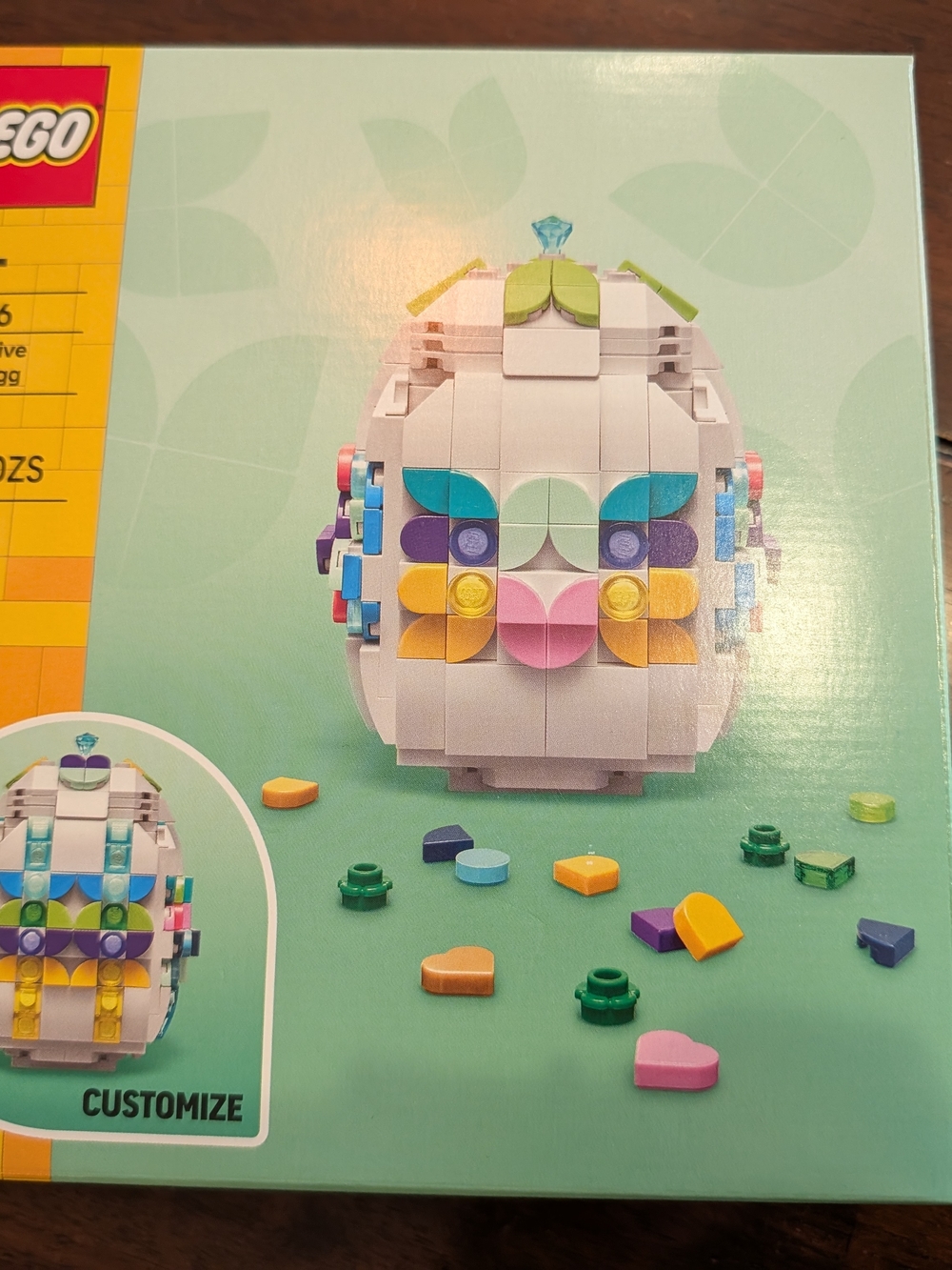 Lego White Egg Build Set with Teal, Purple, Yellow, Pink & Green Accents 40816